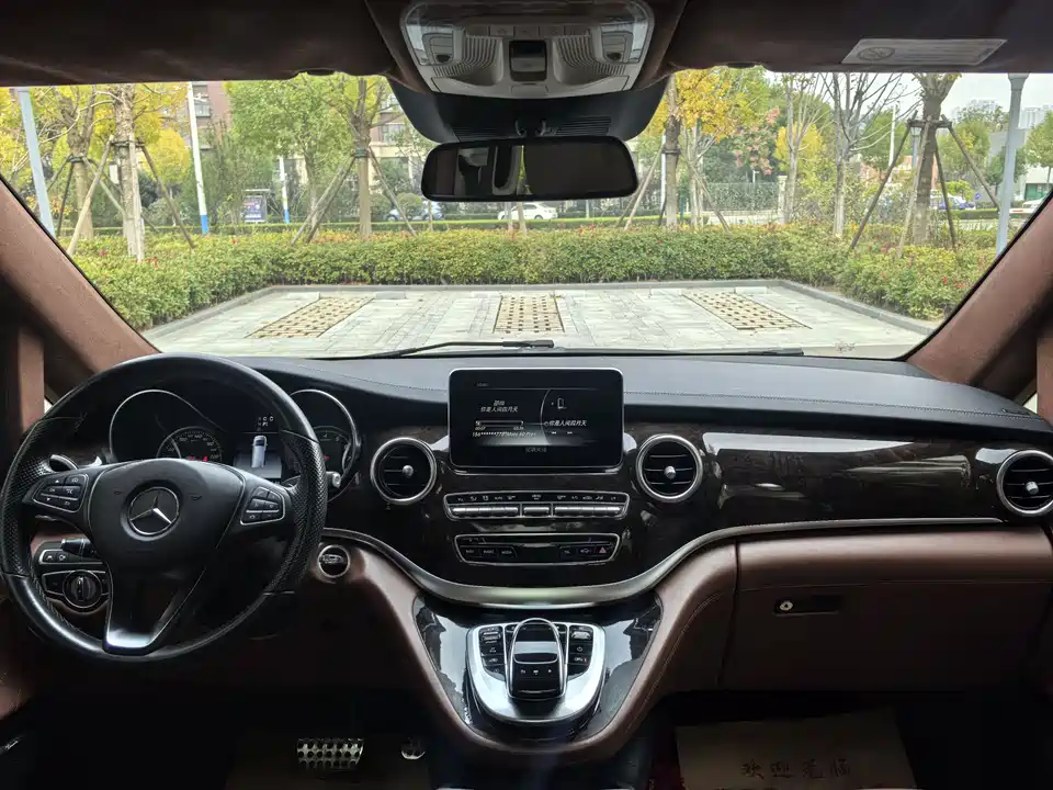 Mercedes-Benz V-class