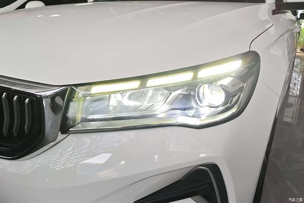 Geely Emgrand, 2023 все фото