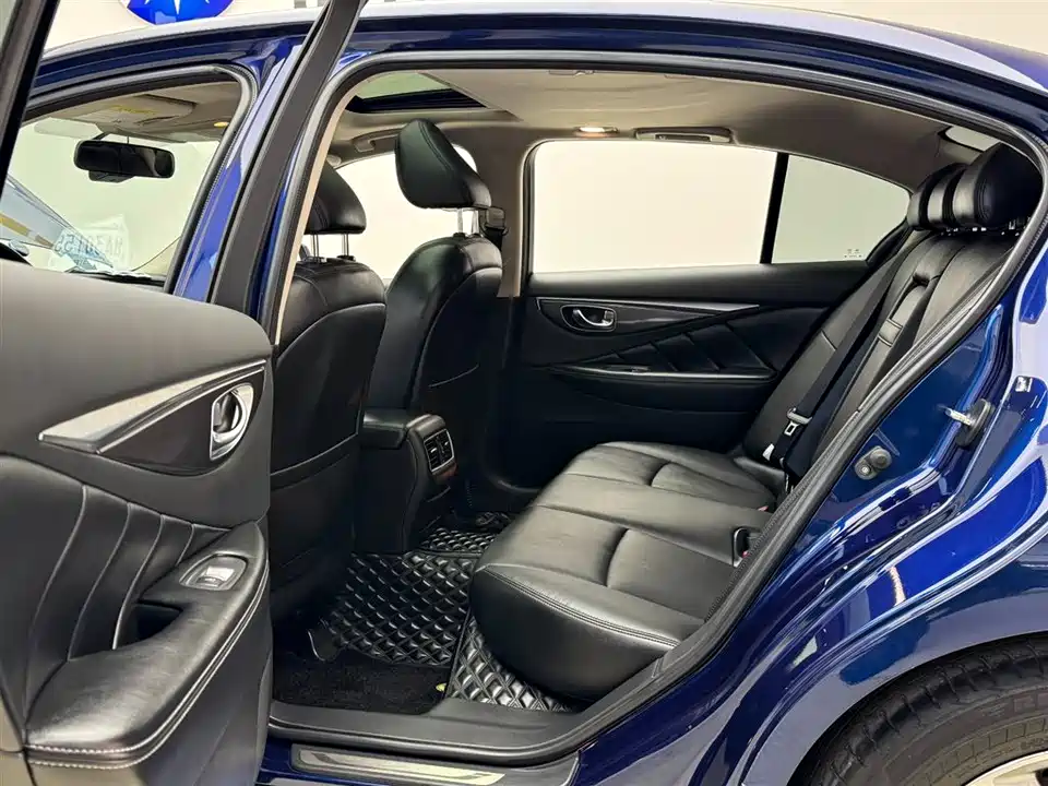 Infiniti Q50L