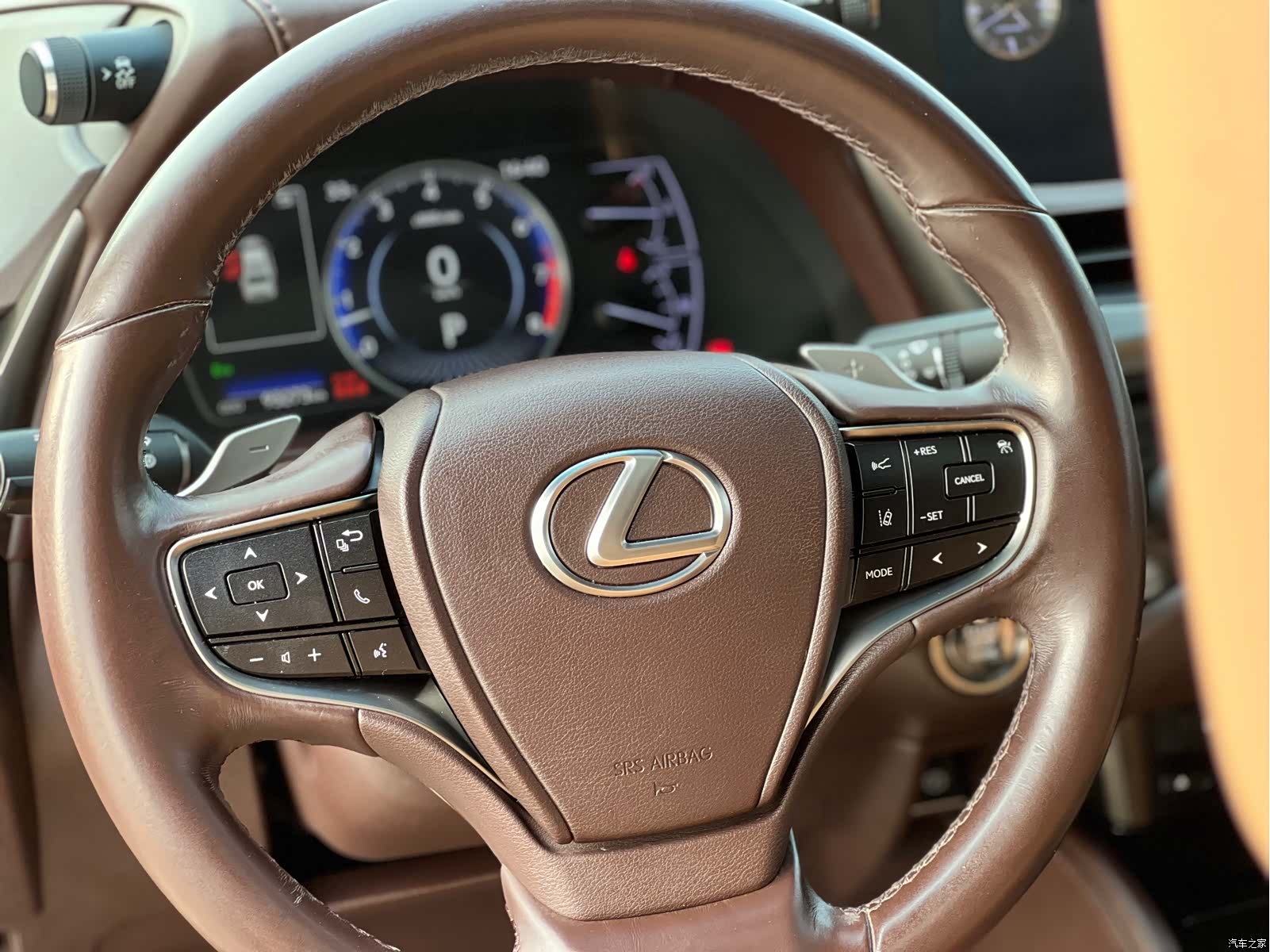 Lexus ES, 2019 22