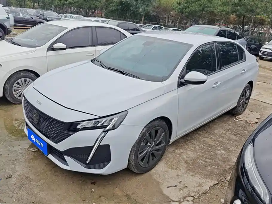 Peugeot 408