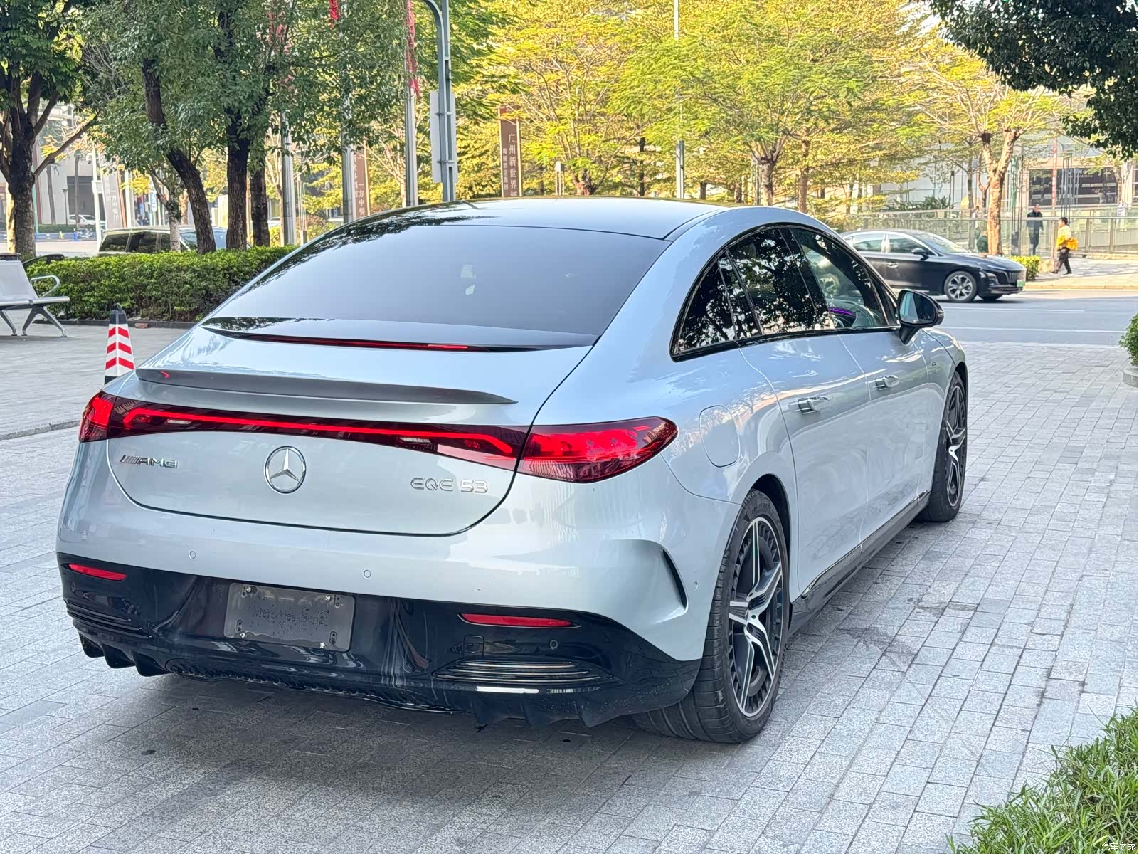 Mercedes-Benz EQE, 2023 6
