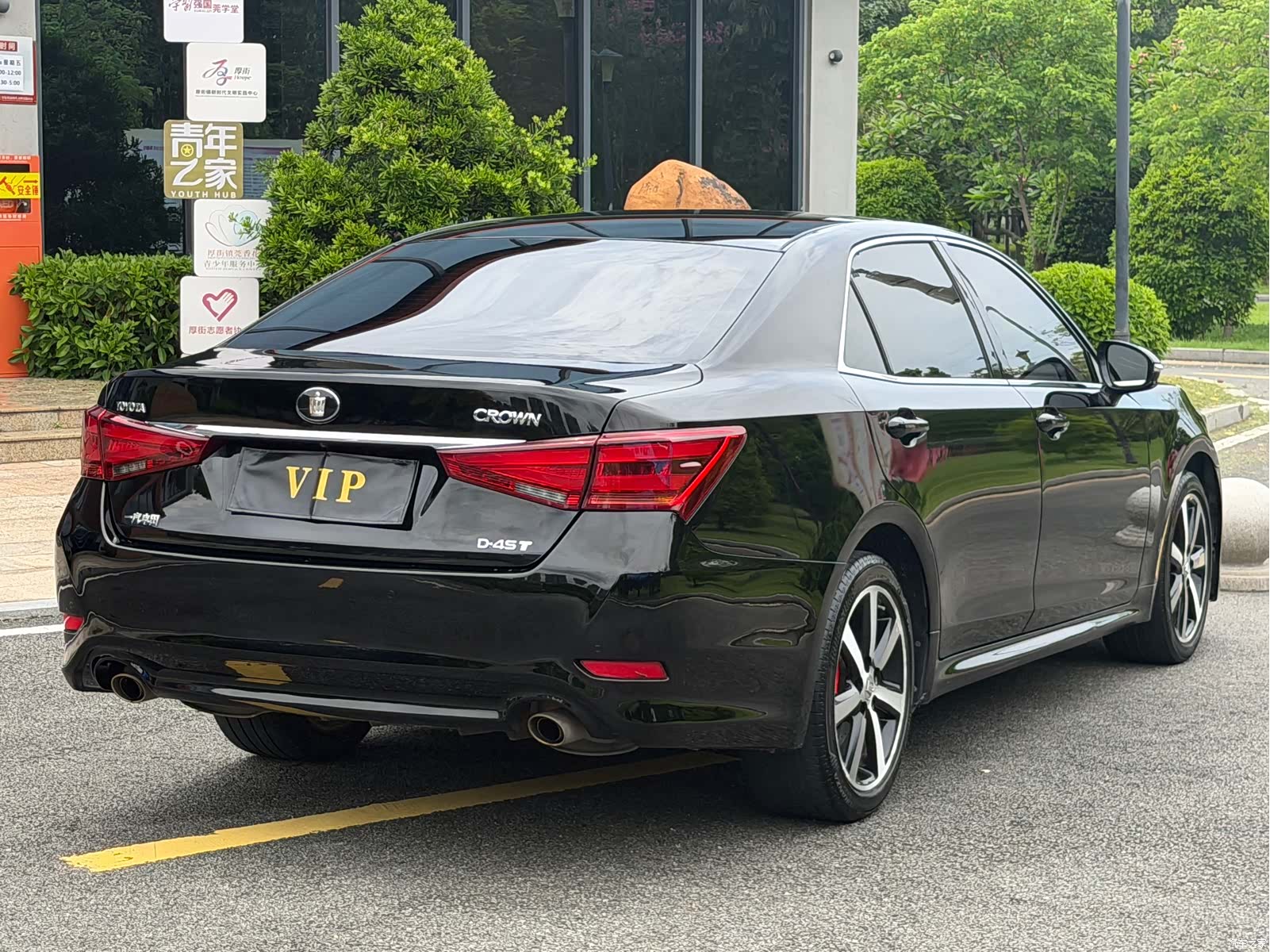 Toyota Crown, 2018 все фото