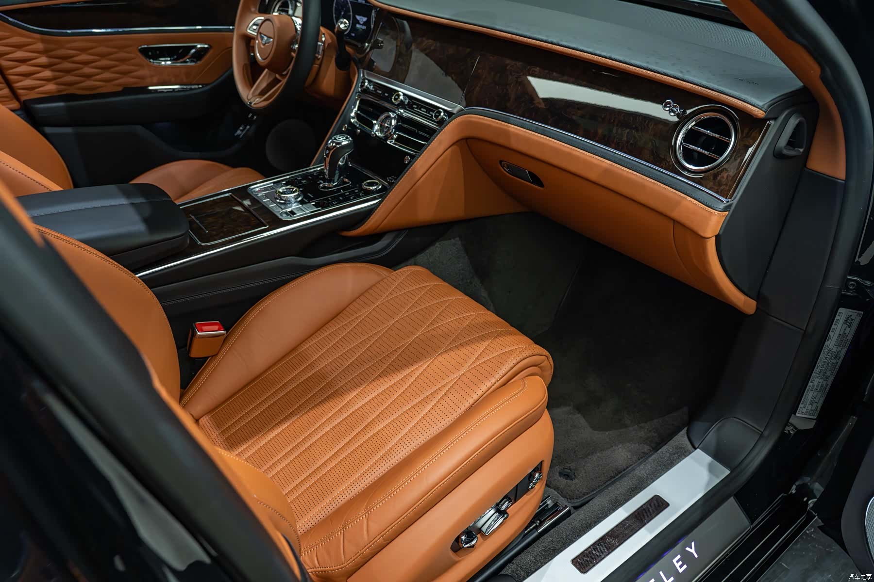Bentley Flying Spur, 2022 6