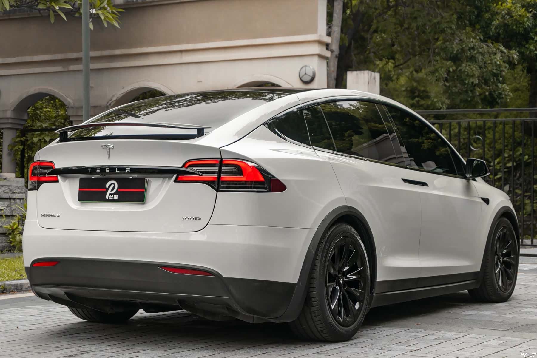 Tesla Model X, 2017 6