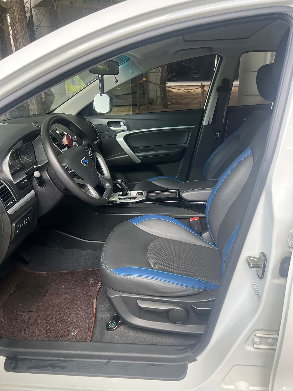 Geely Emgrand, 2017 14