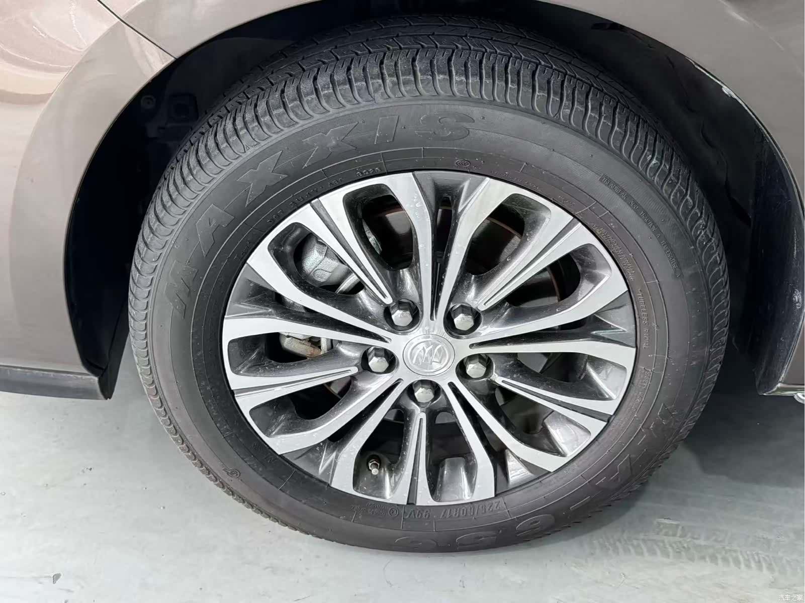 Buick GL8, 2024 4