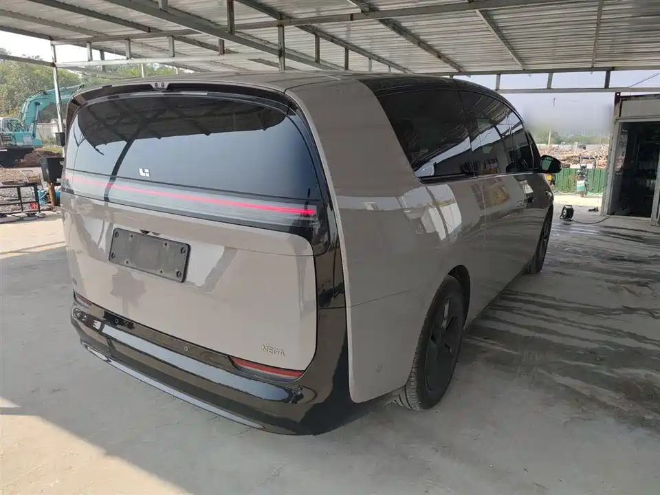 Li Auto Ideal MEGA