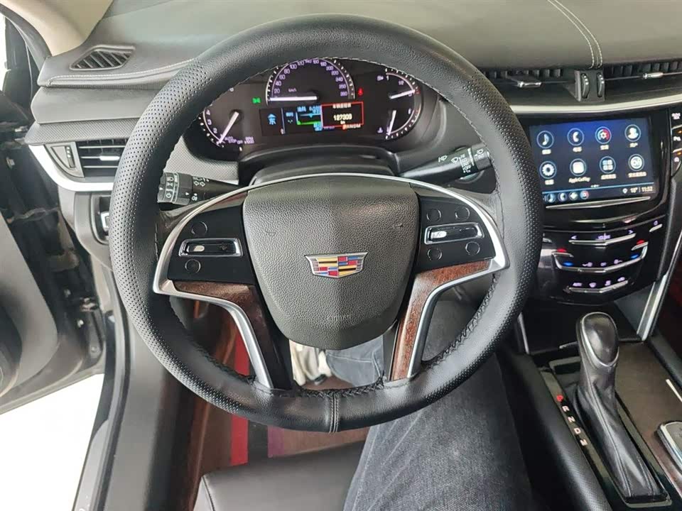 Cadillac XTS