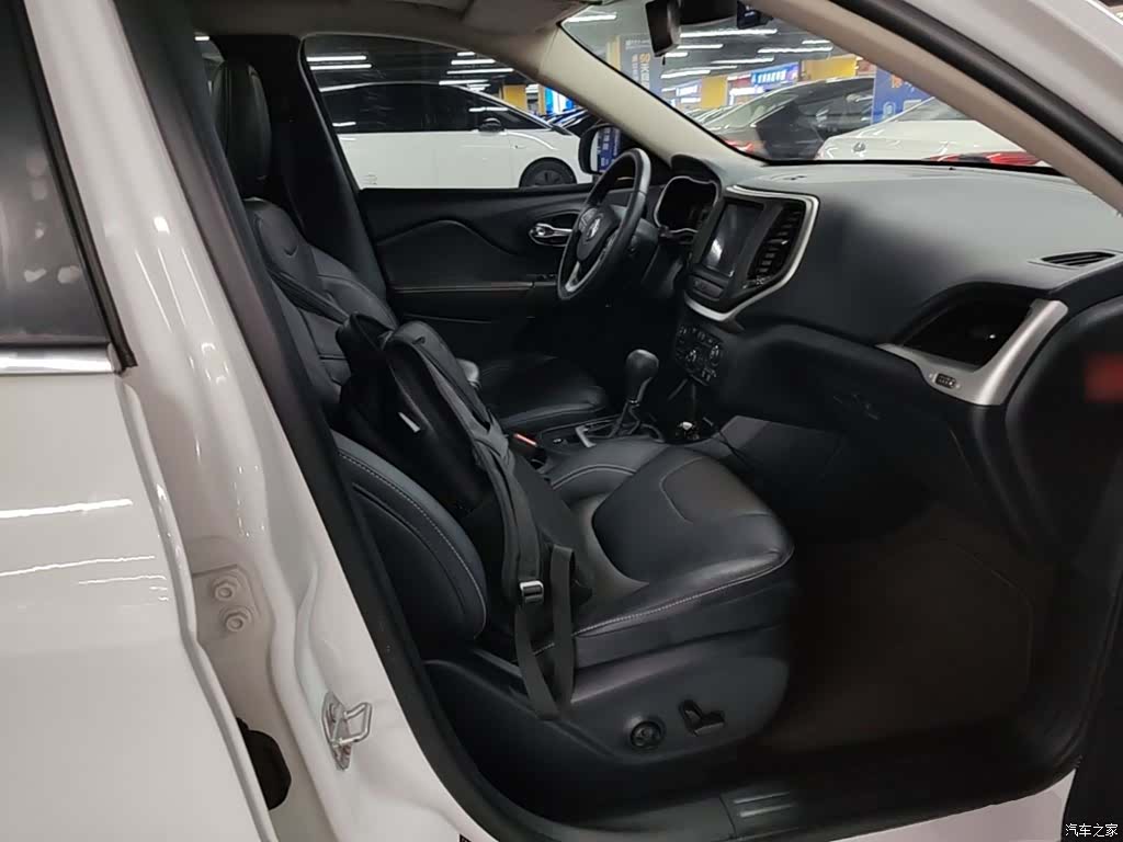 Jeep Cherokee, 2017 20