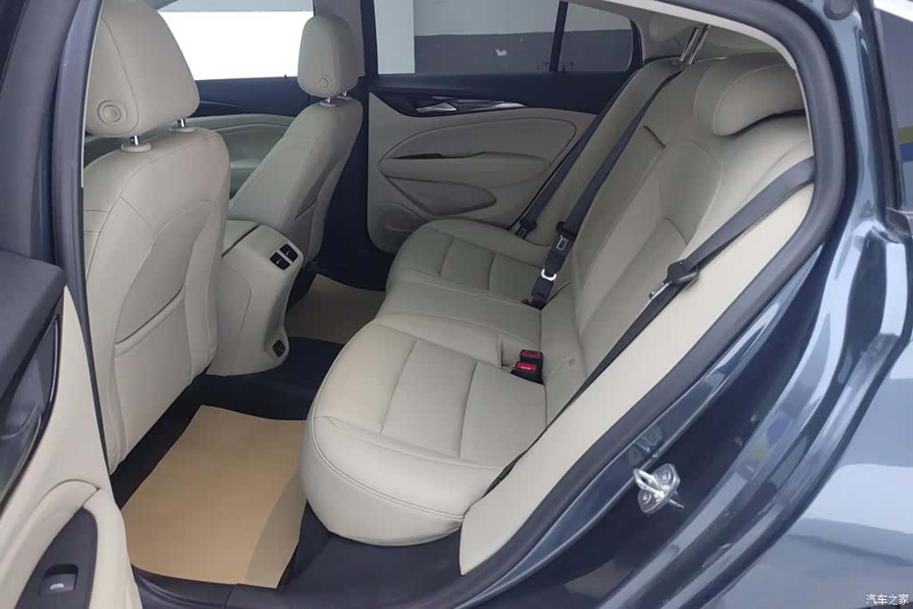 Buick Regal, 2021 11
