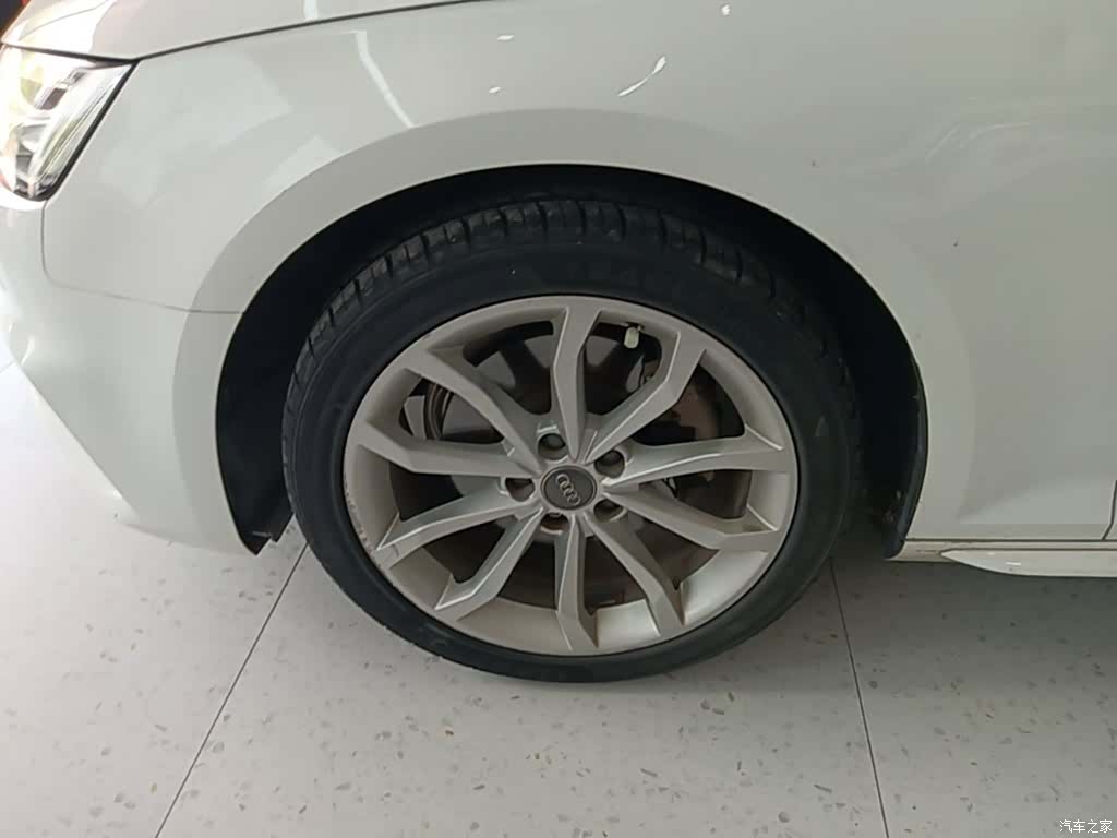 Audi A4L, 2018 23