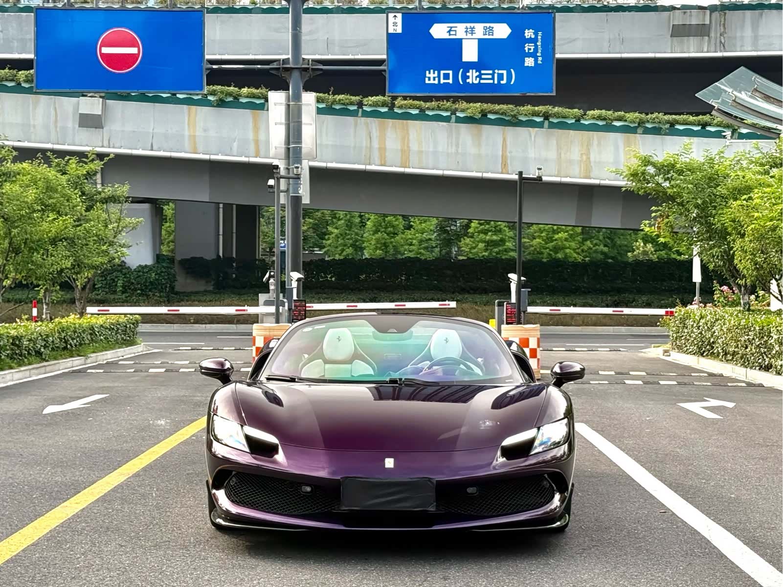 Ferrari 296