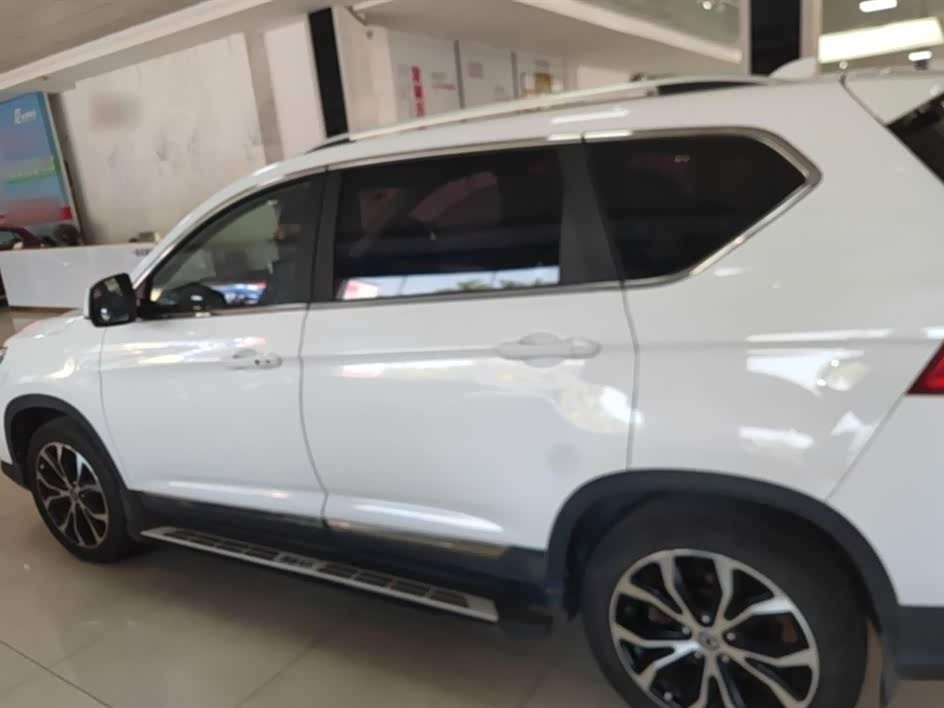 Forthing Jingyi X5 Forthing Jingyi X5