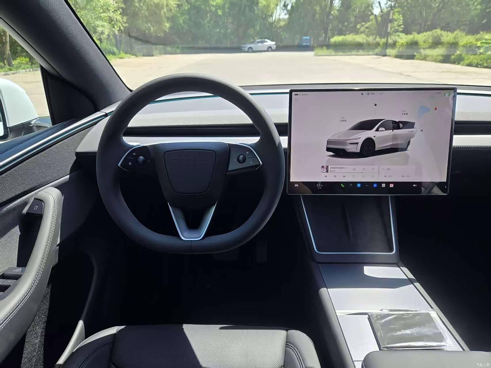 Tesla Model Y, 2026 10