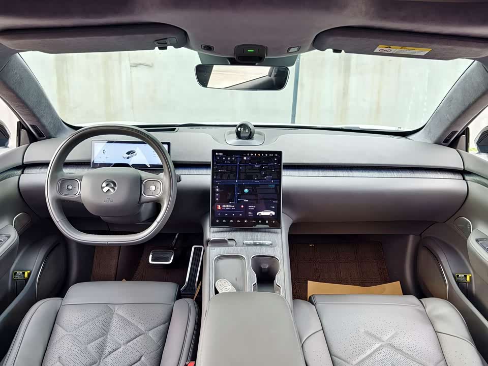 NIO ET7