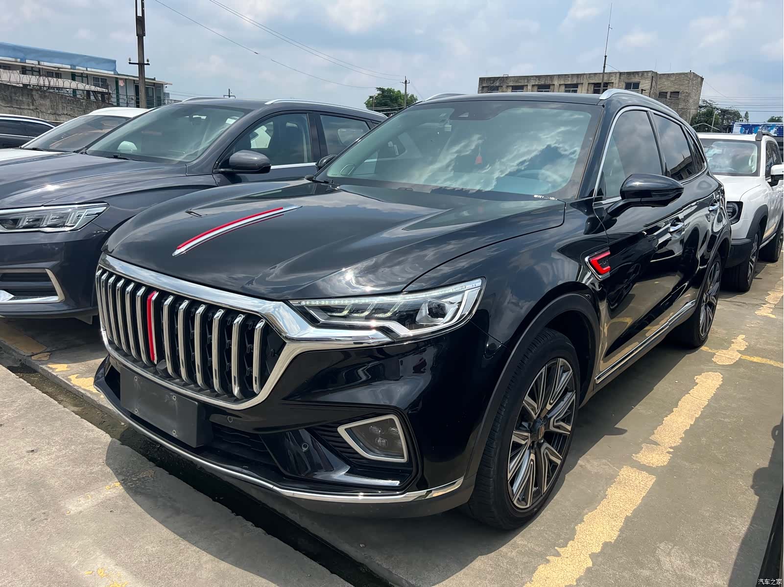Hongqi HS5