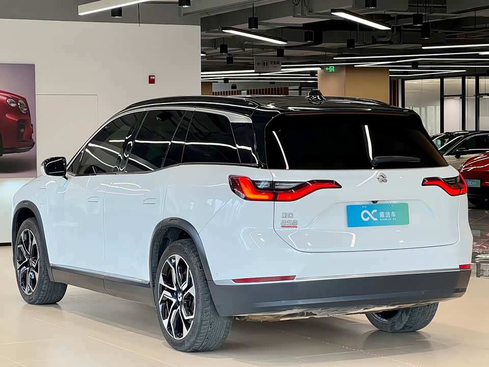 NIO ES8