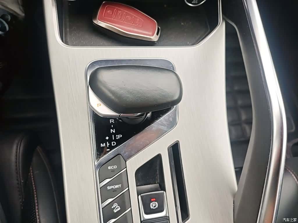 Geely Coolray, 2022 14