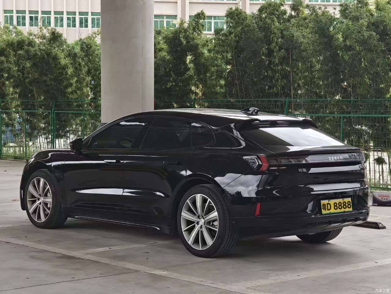 Zeekr 001, 2023 4