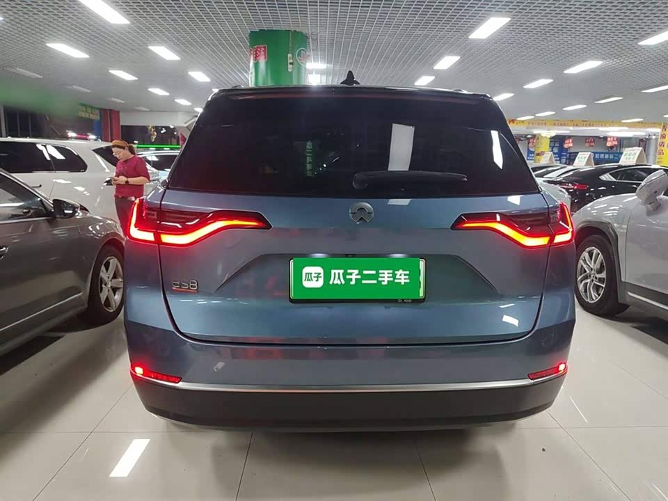 NIO ES8