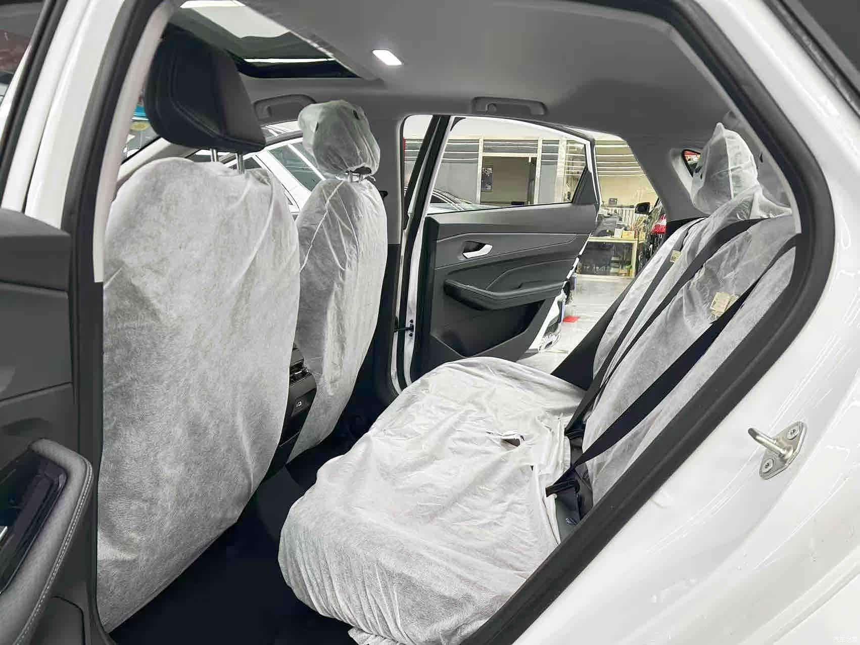 Geely Binray, 2025 8