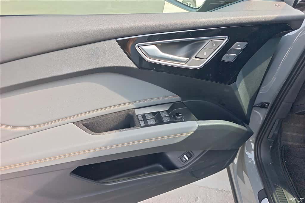 Audi Q4 e-tron, 2022 7