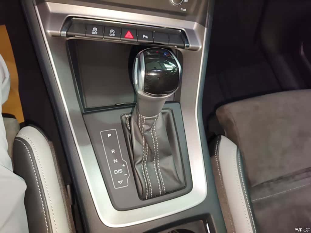 Audi Q3, 2019 14