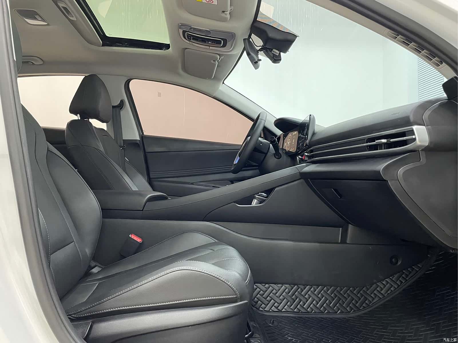 Hyundai Elantra, 2023 11