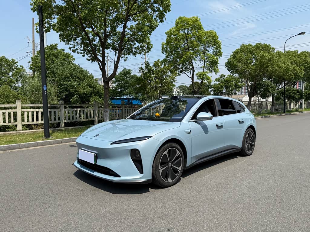NIO ET5