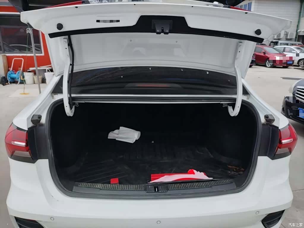 Roewe i5, 2021 19