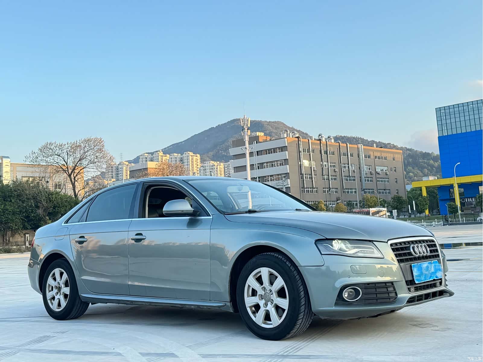 Audi A4L, 2012 3