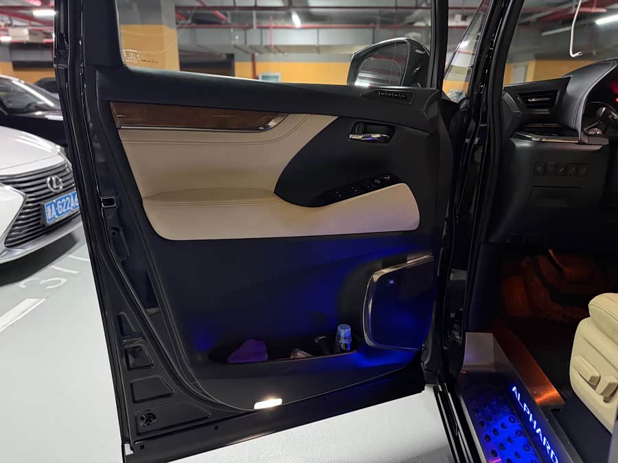 Toyota Alphard 2017, фото 6