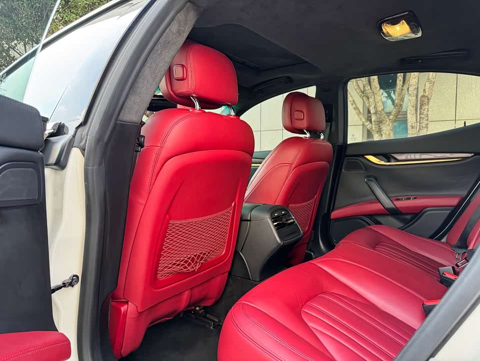 Maserati Ghibli Maserati Ghibli