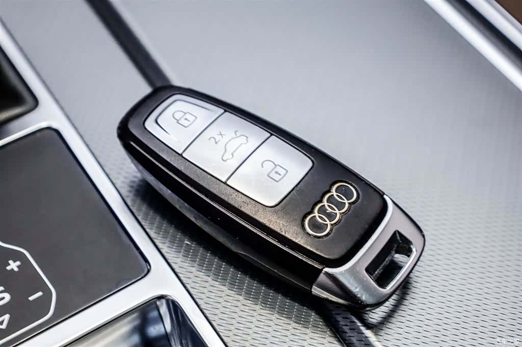 Audi A7L, 2024 34