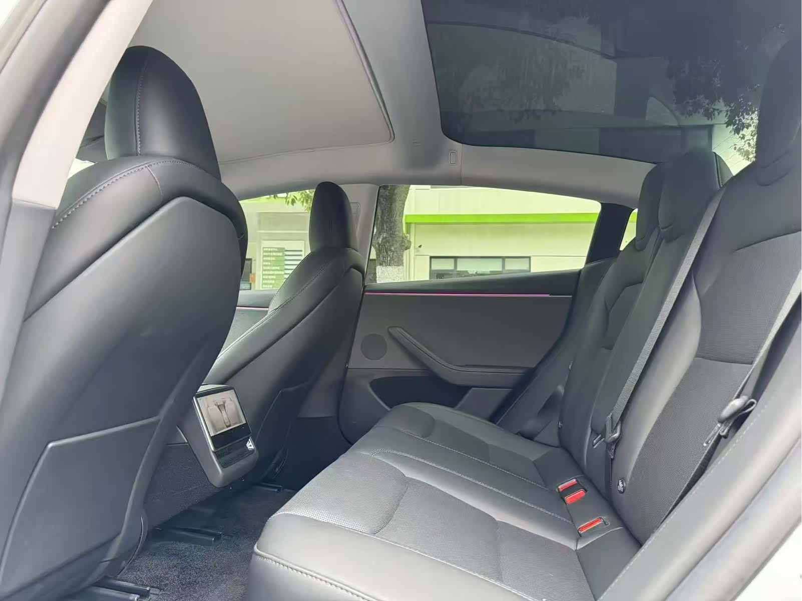 Tesla Model 3, 2025 15