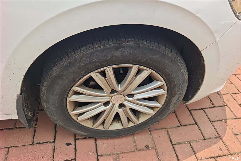 Peugeot 301, 2016 6