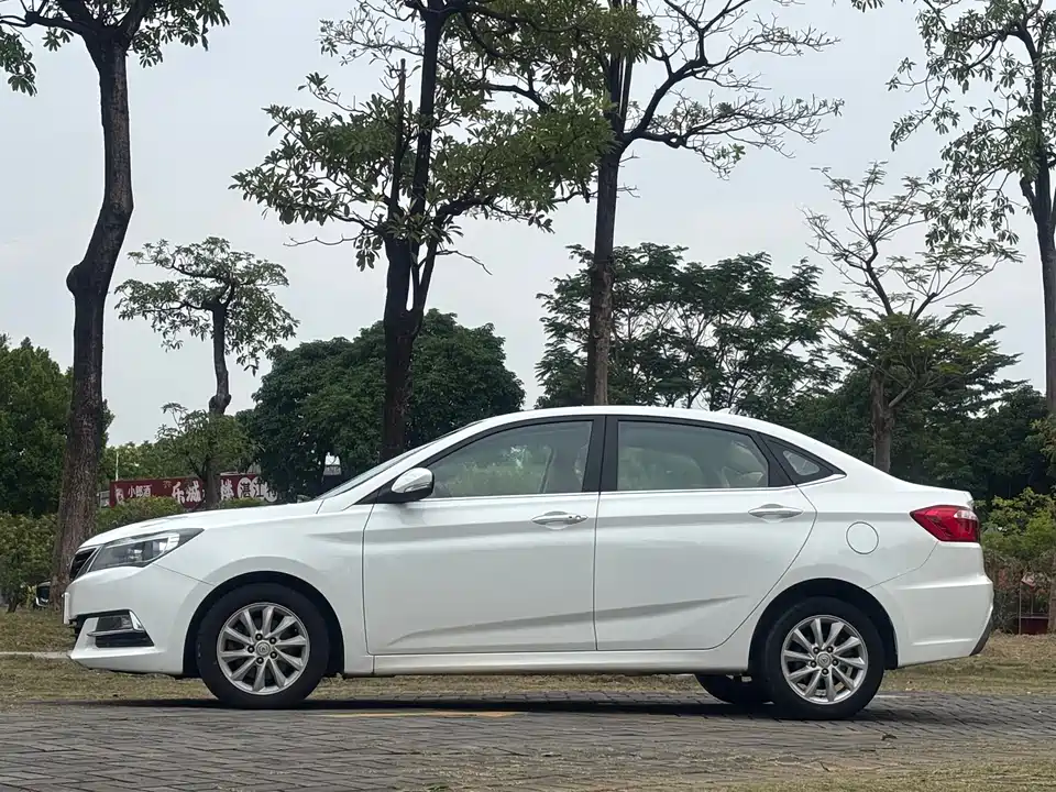 Changan Yuexiang V7