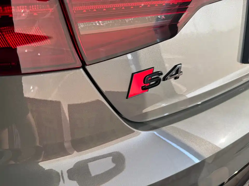Audi S4