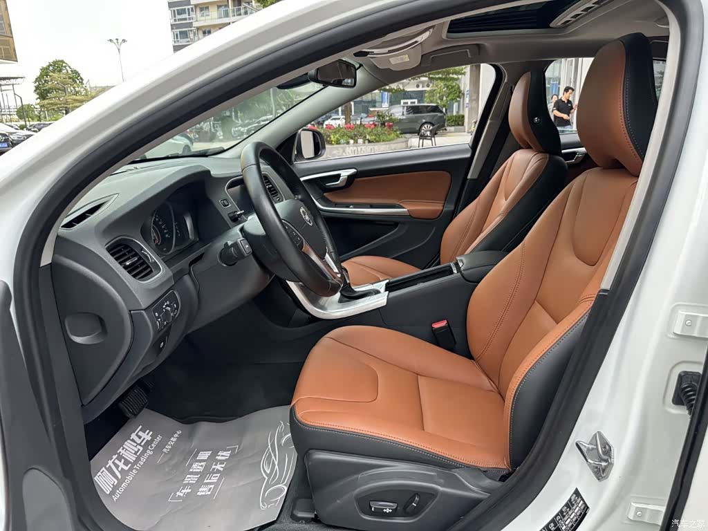 Volvo S60, 2017 11