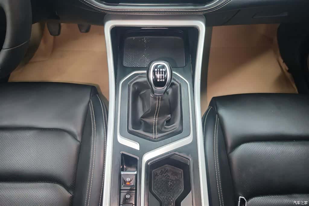 Geely X6, 2020 16