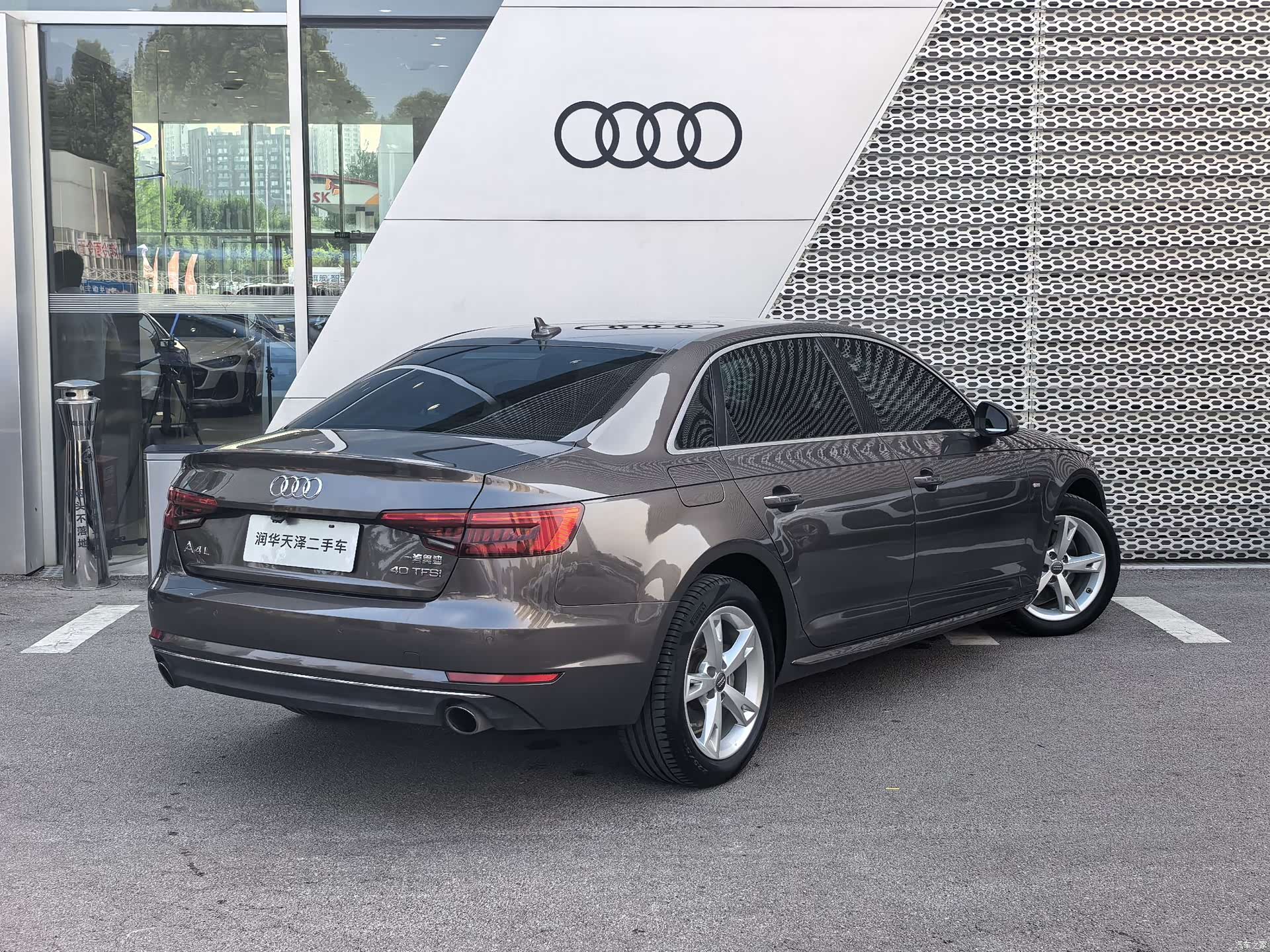Audi A4L, 2017 3