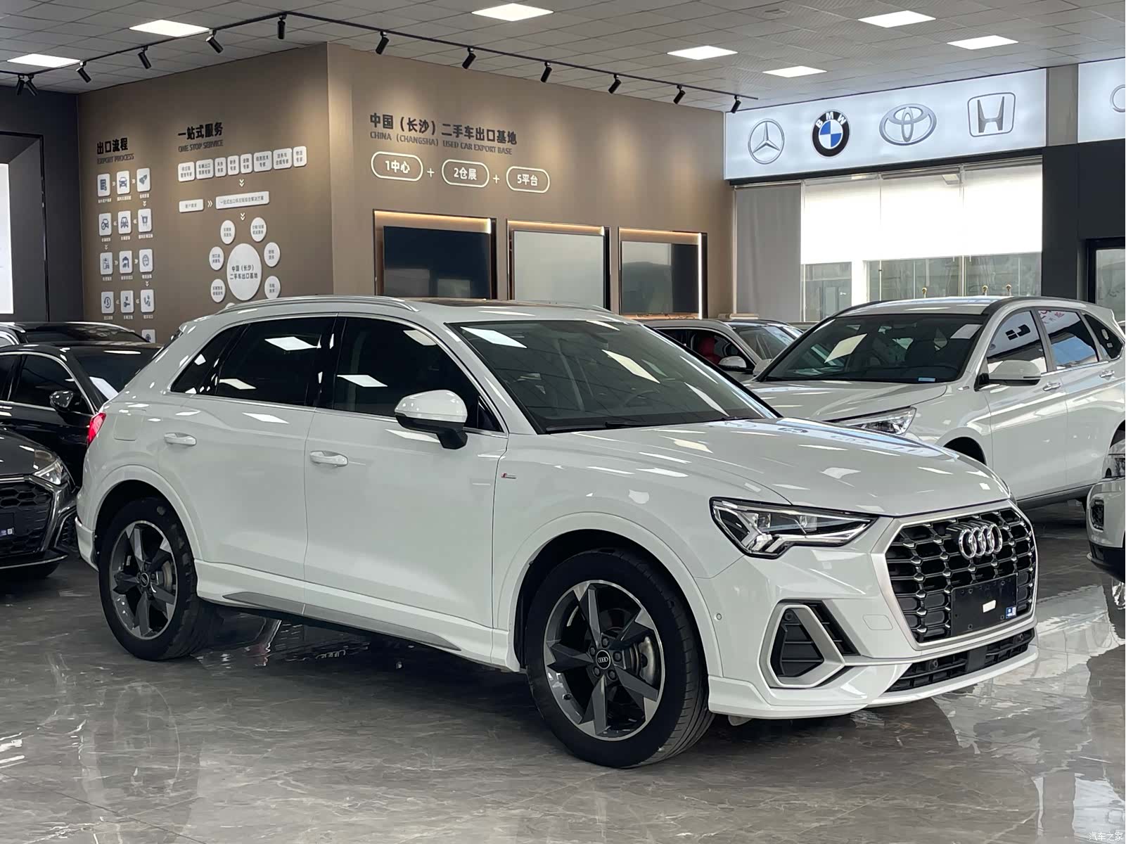 Audi Q3, 2022 3