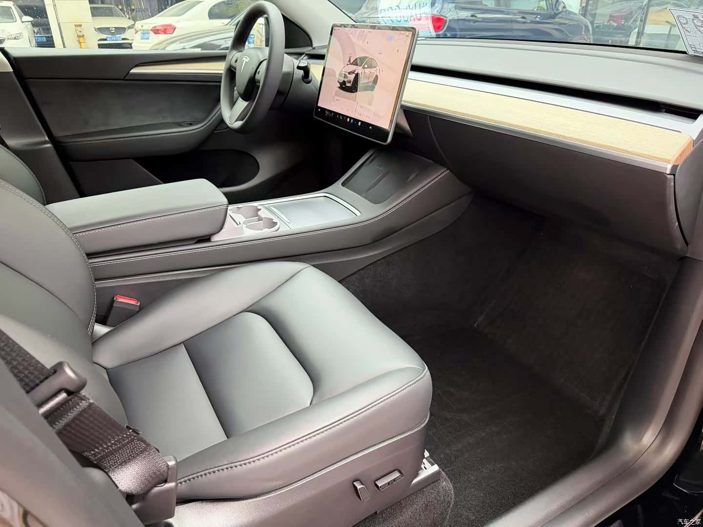 Tesla Model Y, 2023 все фото