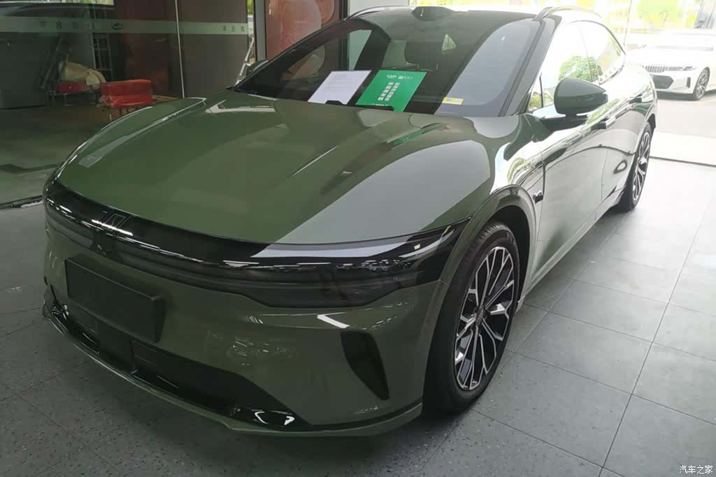 Zeekr 007, 2025 1