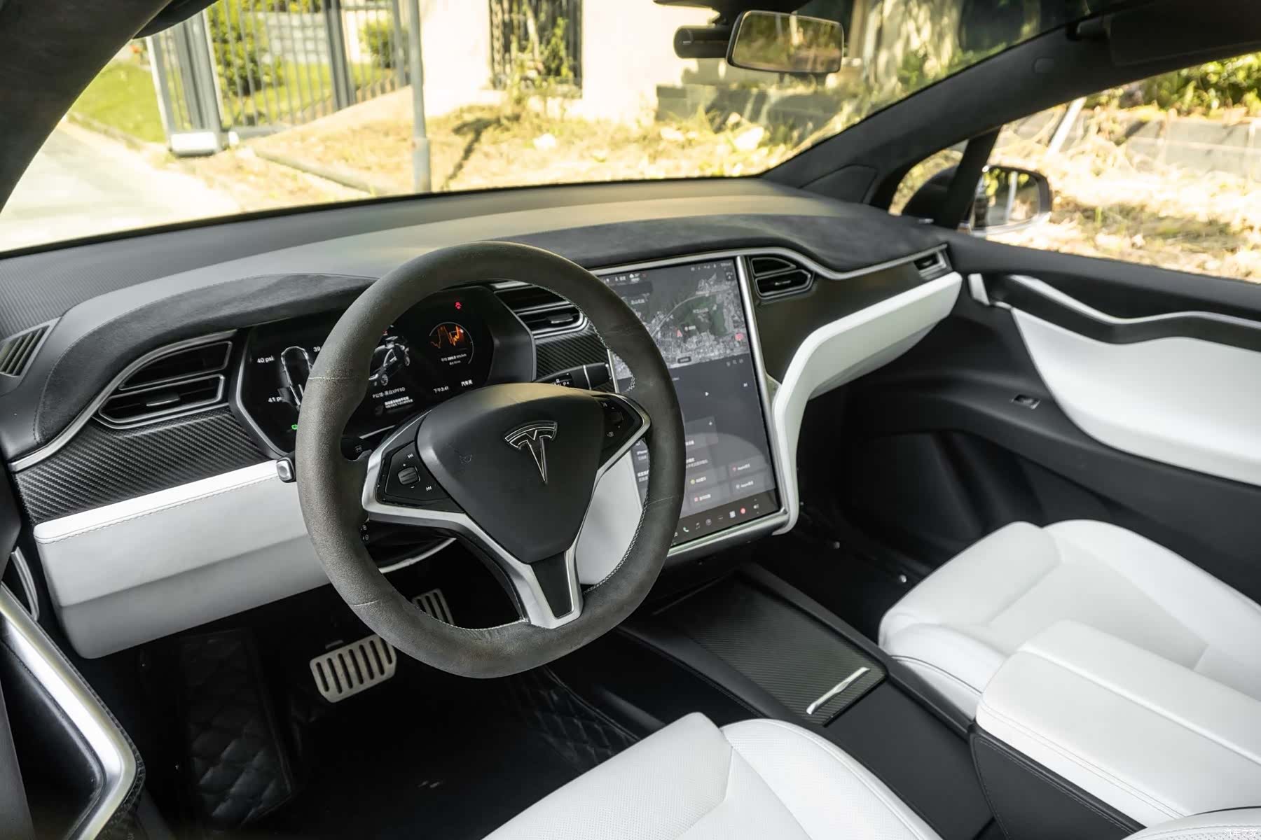 Tesla Model X, 2017 10