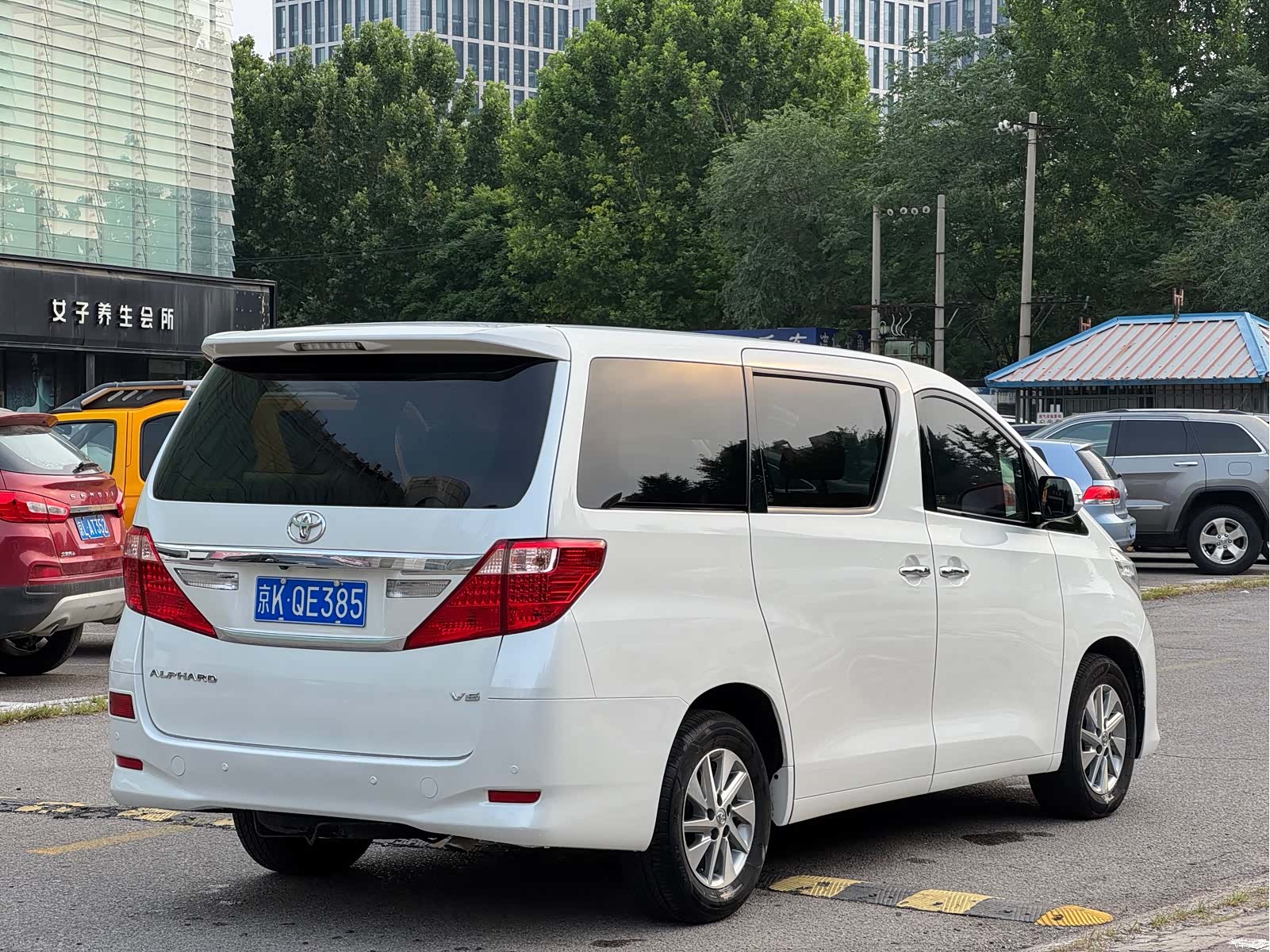 Toyota Alphard, 2012 4