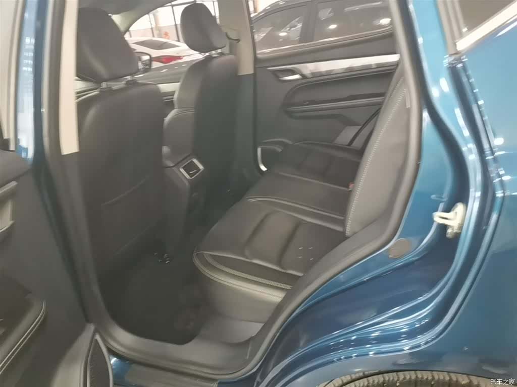 Geely X6, 2022 17