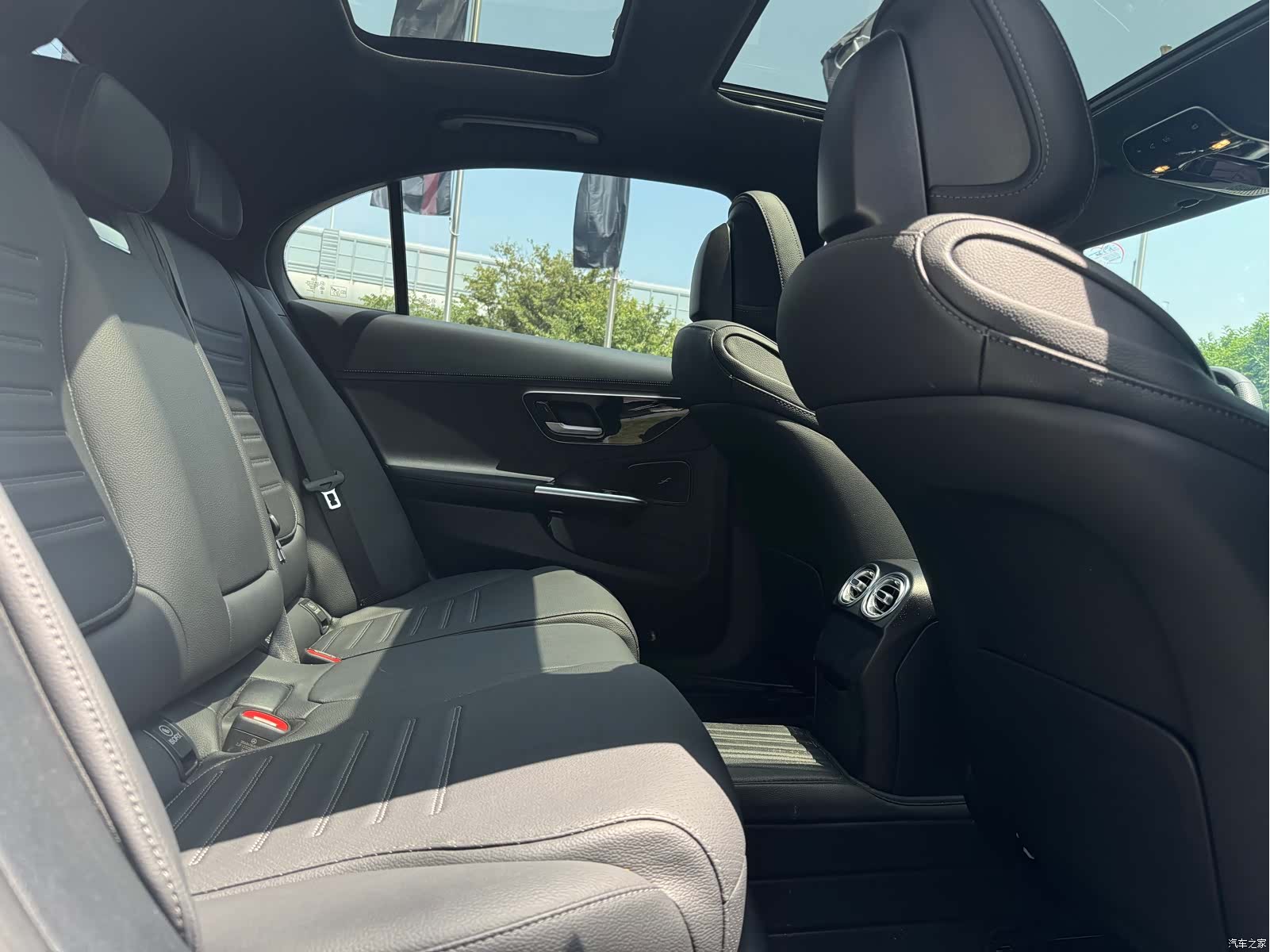 Mercedes-Benz C-Class, 2023 12