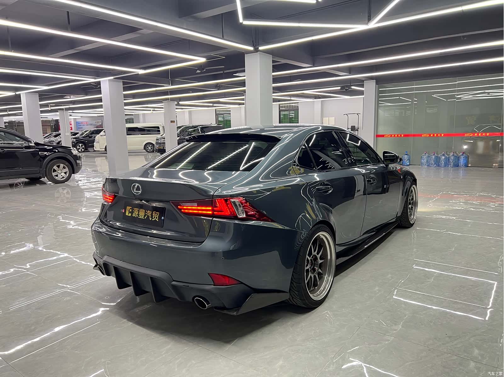 Lexus IS, 2016 3